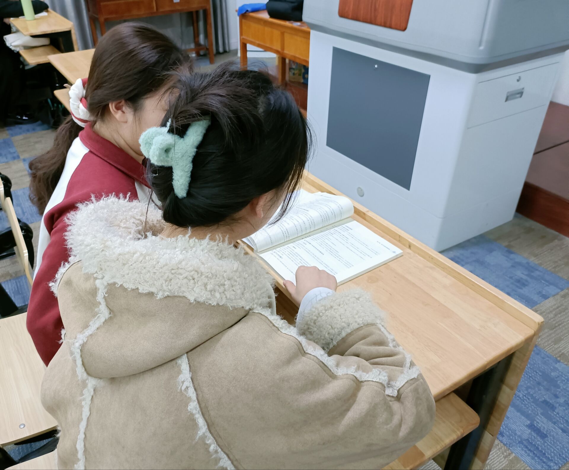 商学院开展“朋辈互助促进步,学业帮扶促学风”活动